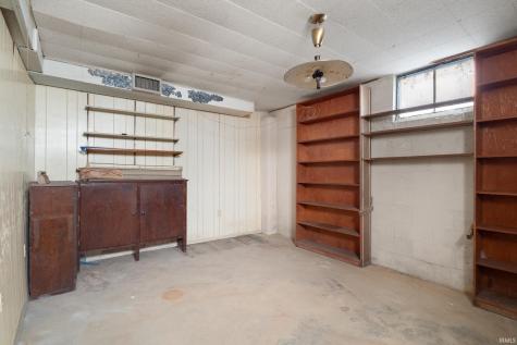 102 Eastgate Avenue Loogootee IN 47553