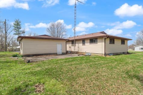 102 Eastgate Avenue Loogootee IN 47553