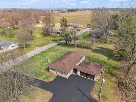 102 Eastgate Avenue Loogootee IN 47553