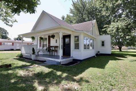 304 E Jackson Street Farmland IN 47340