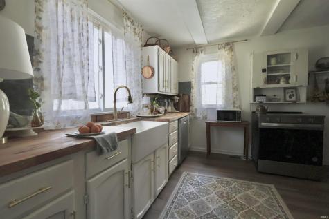 304 E Jackson Street Farmland IN 47340