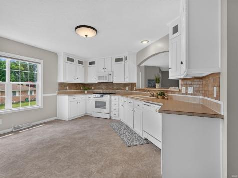 11348 N Biscayne Drive Cromwell IN 46732