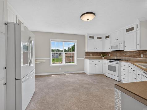 11348 N Biscayne Drive Cromwell IN 46732