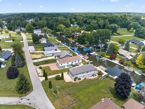 11348 N Biscayne Drive Cromwell IN 46732