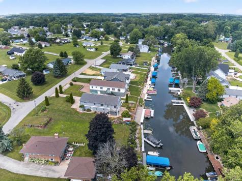 11348 N Biscayne Drive Cromwell IN 46732