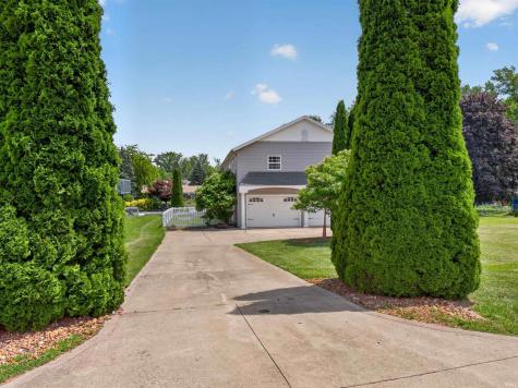 11348 N Biscayne Drive Cromwell IN 46732