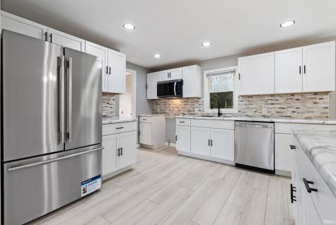 1009 W Monroe Street Plymouth IN 46563