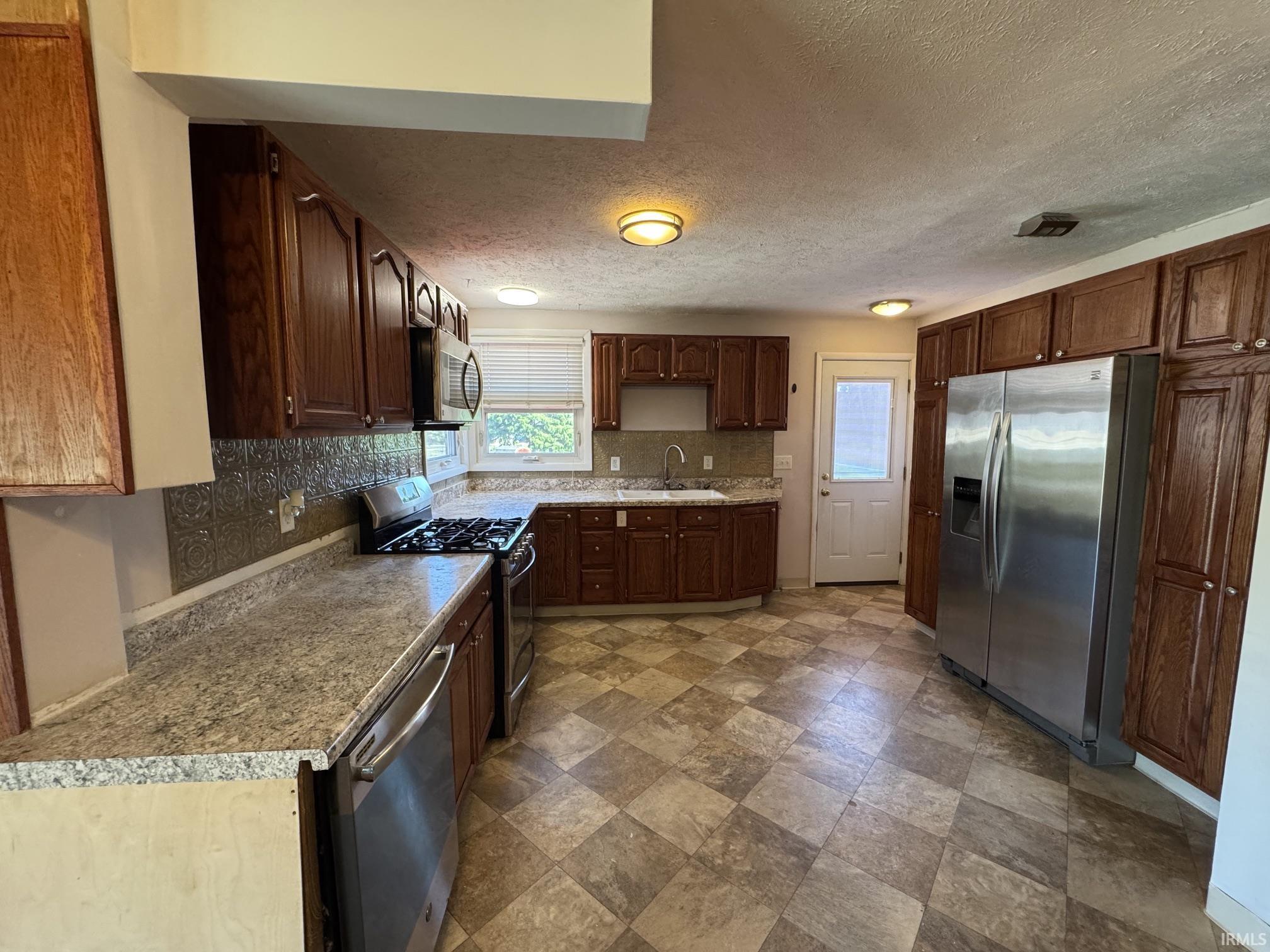 512 E 8th Street Rochester IN 46975