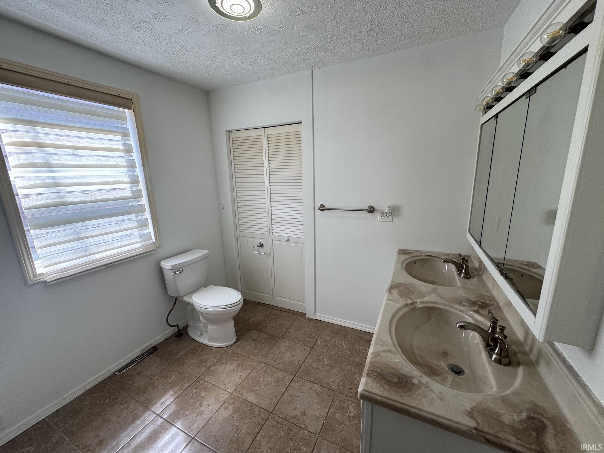 512 E 8th Street Rochester IN 46975