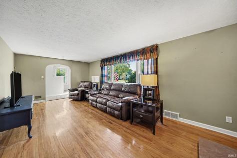 2412 S Twyckenham Drive South Bend IN 46614