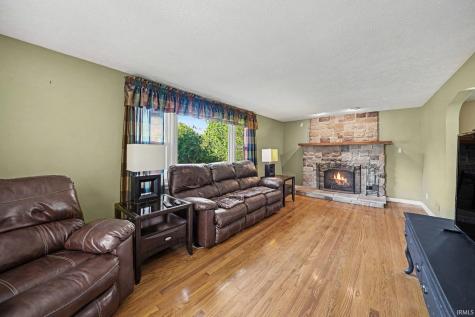 2412 S Twyckenham Drive South Bend IN 46614