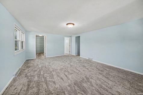 2412 S Twyckenham Drive South Bend IN 46614