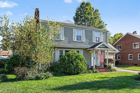 2412 S Twyckenham Drive South Bend IN 46614