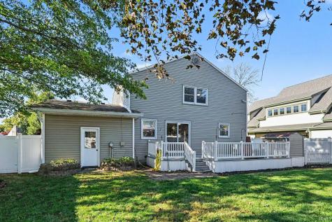 2412 S Twyckenham Drive South Bend IN 46614