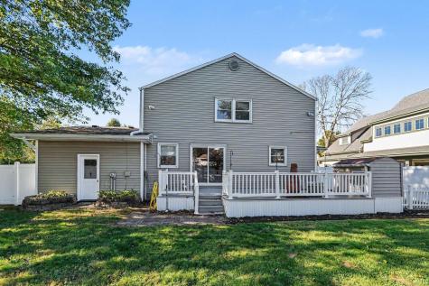 2412 S Twyckenham Drive South Bend IN 46614