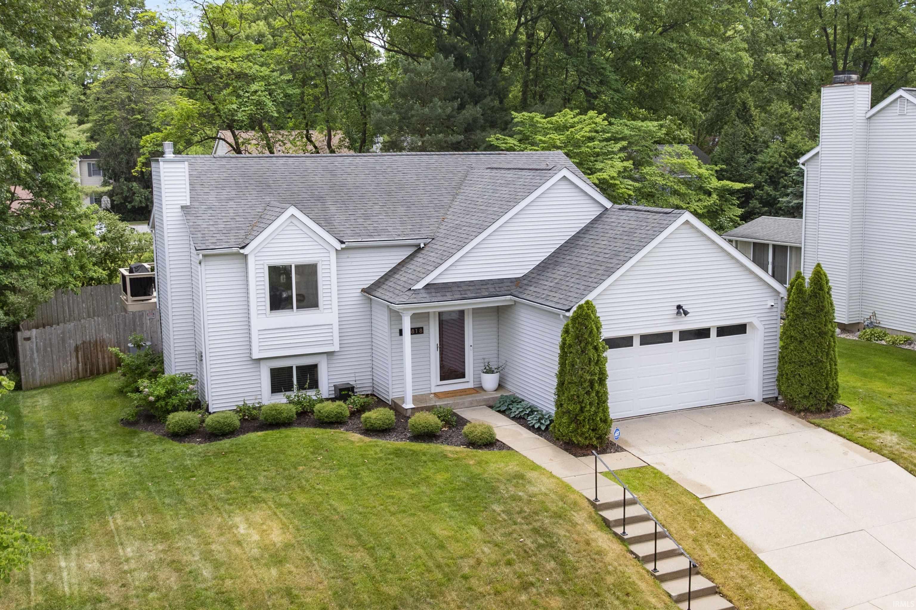 1818 Eagle Point Court South Bend IN 46628