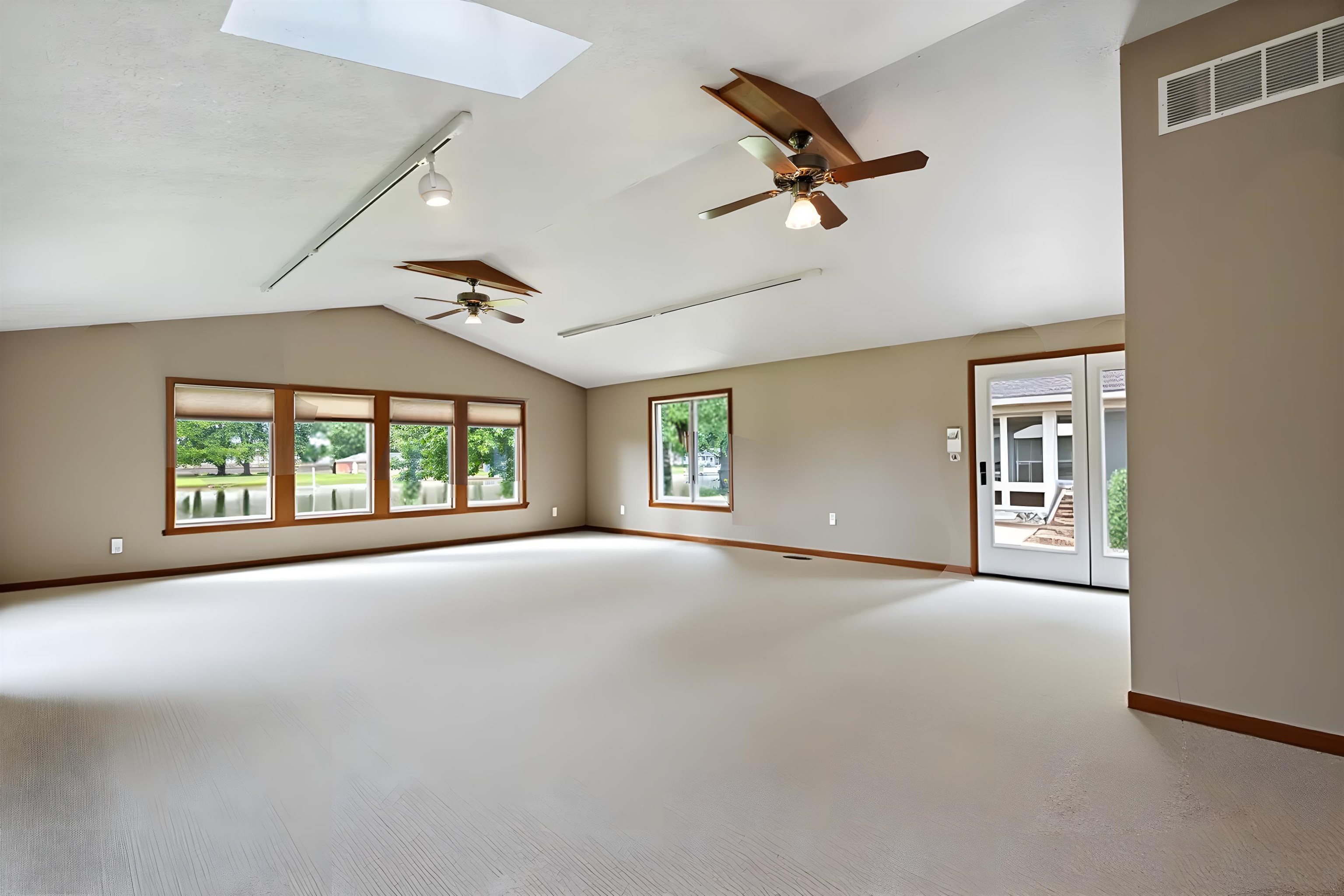 2127 Bluewater Drive Warsaw IN 46580