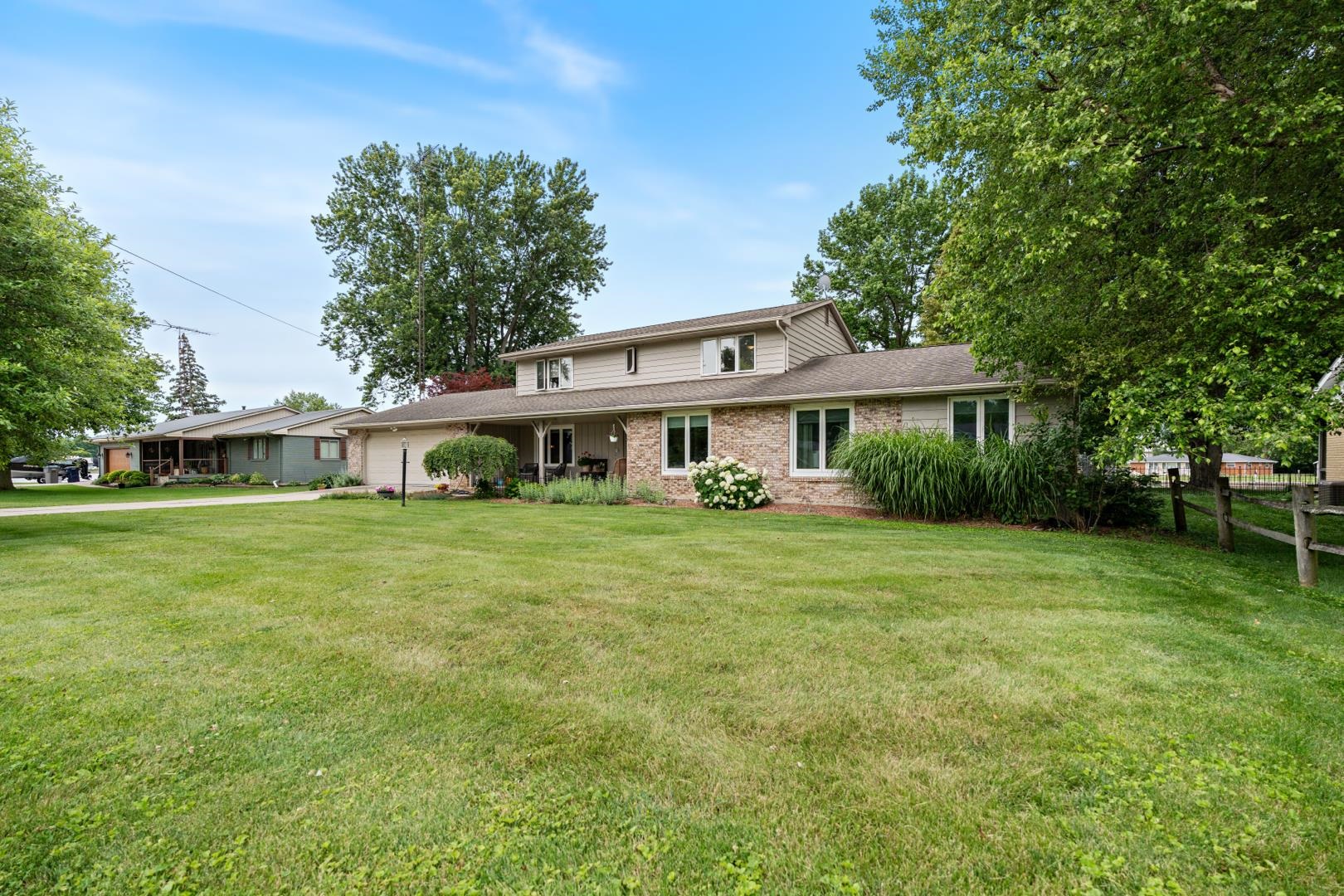 2127 Bluewater Drive Warsaw IN 46580