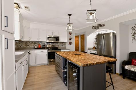 1544 W Edinburgh Bend Bloomington IN 47403