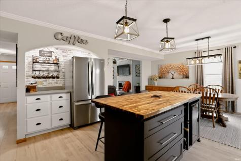 1544 W Edinburgh Bend Bloomington IN 47403