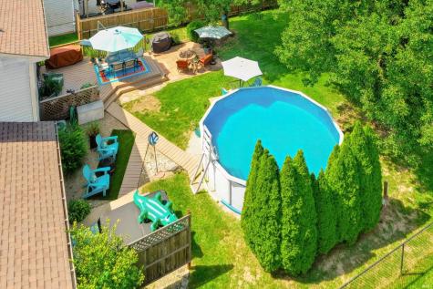 1544 W Edinburgh Bend Bloomington IN 47403