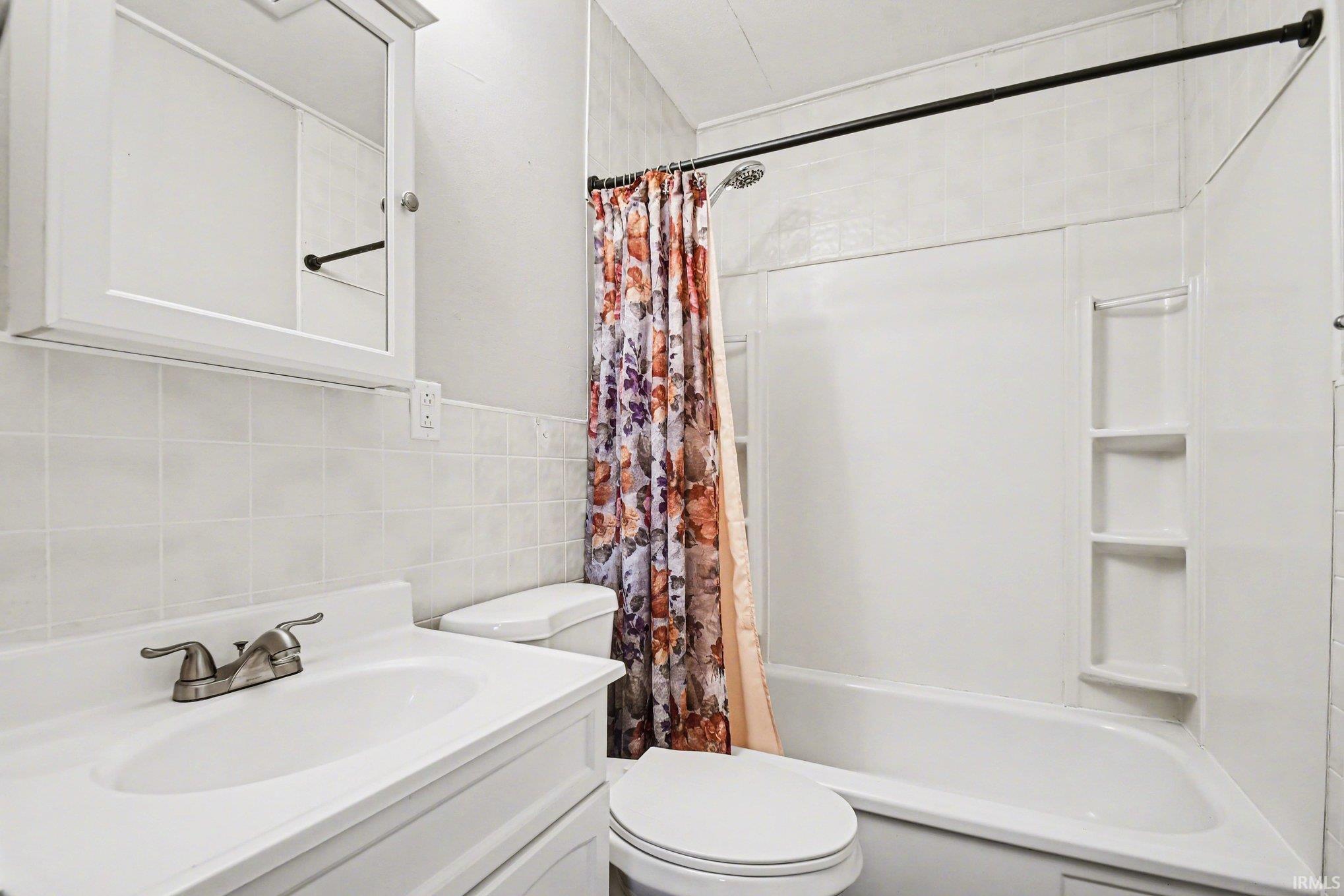 3724 Carroll Street South Bend IN 46614