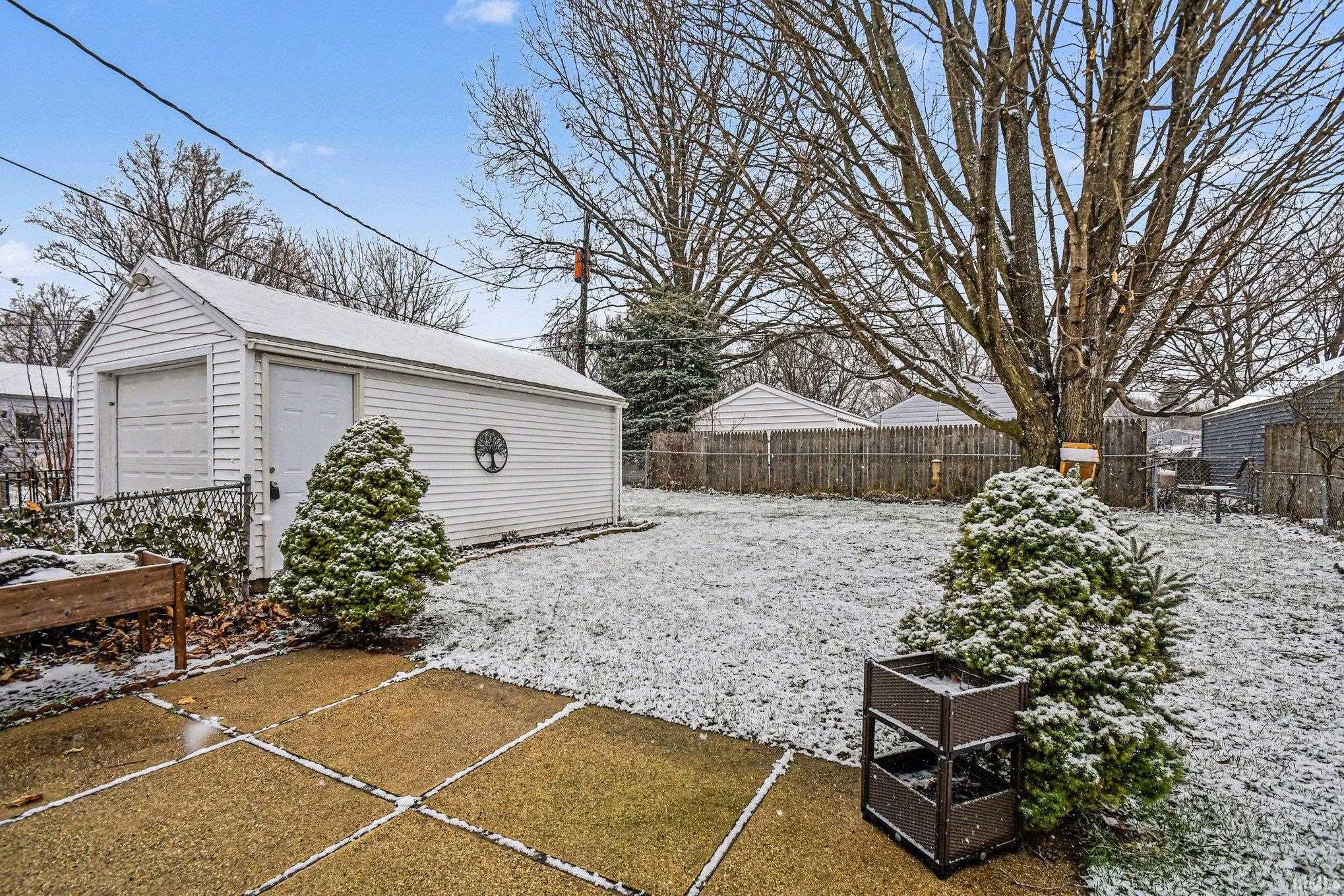 3724 Carroll Street South Bend IN 46614