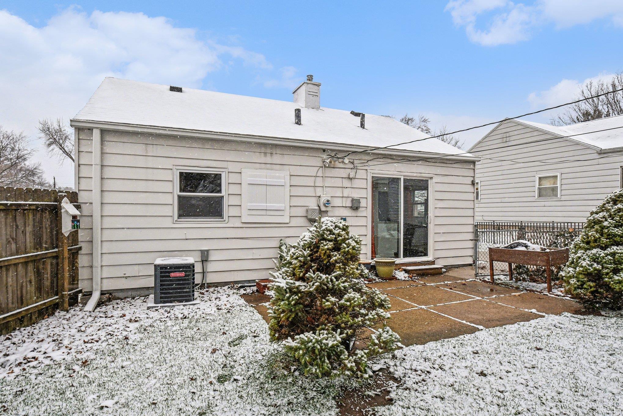 3724 Carroll Street South Bend IN 46614