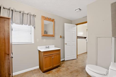 8223 E Us 35 Highway Losantville IN 47354