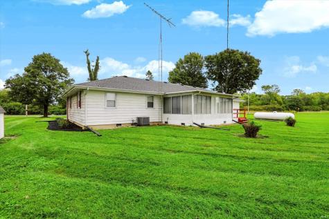8223 E Us 35 Highway Losantville IN 47354