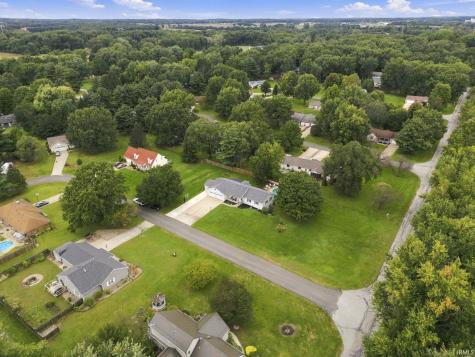 14845 Oak Court Plymouth IN 46563