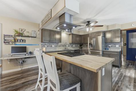 14845 Oak Court Plymouth IN 46563