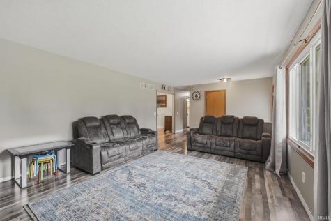 14845 Oak Court Plymouth IN 46563