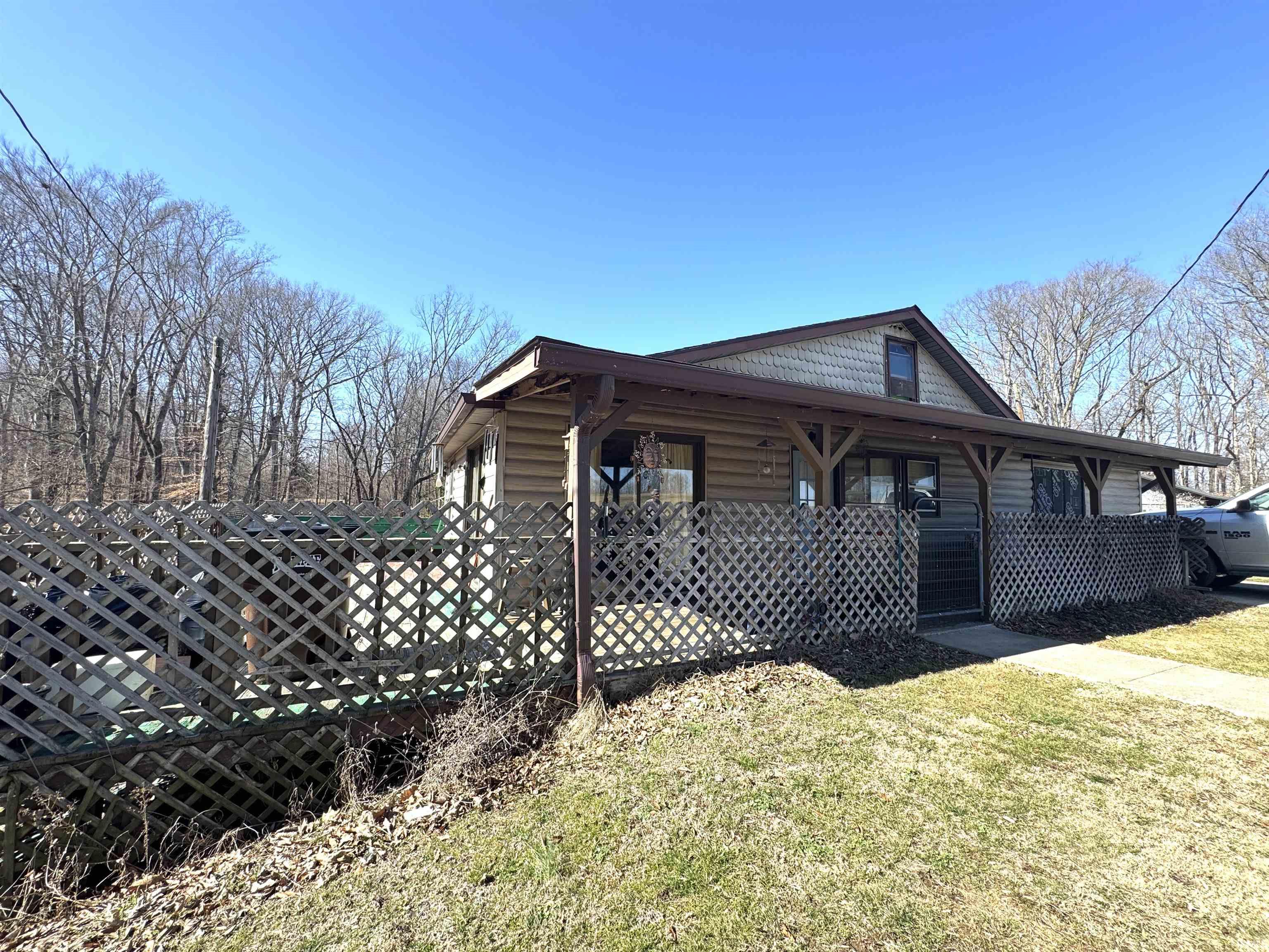 7427 N Red Hill Road Ellettsville IN 47429