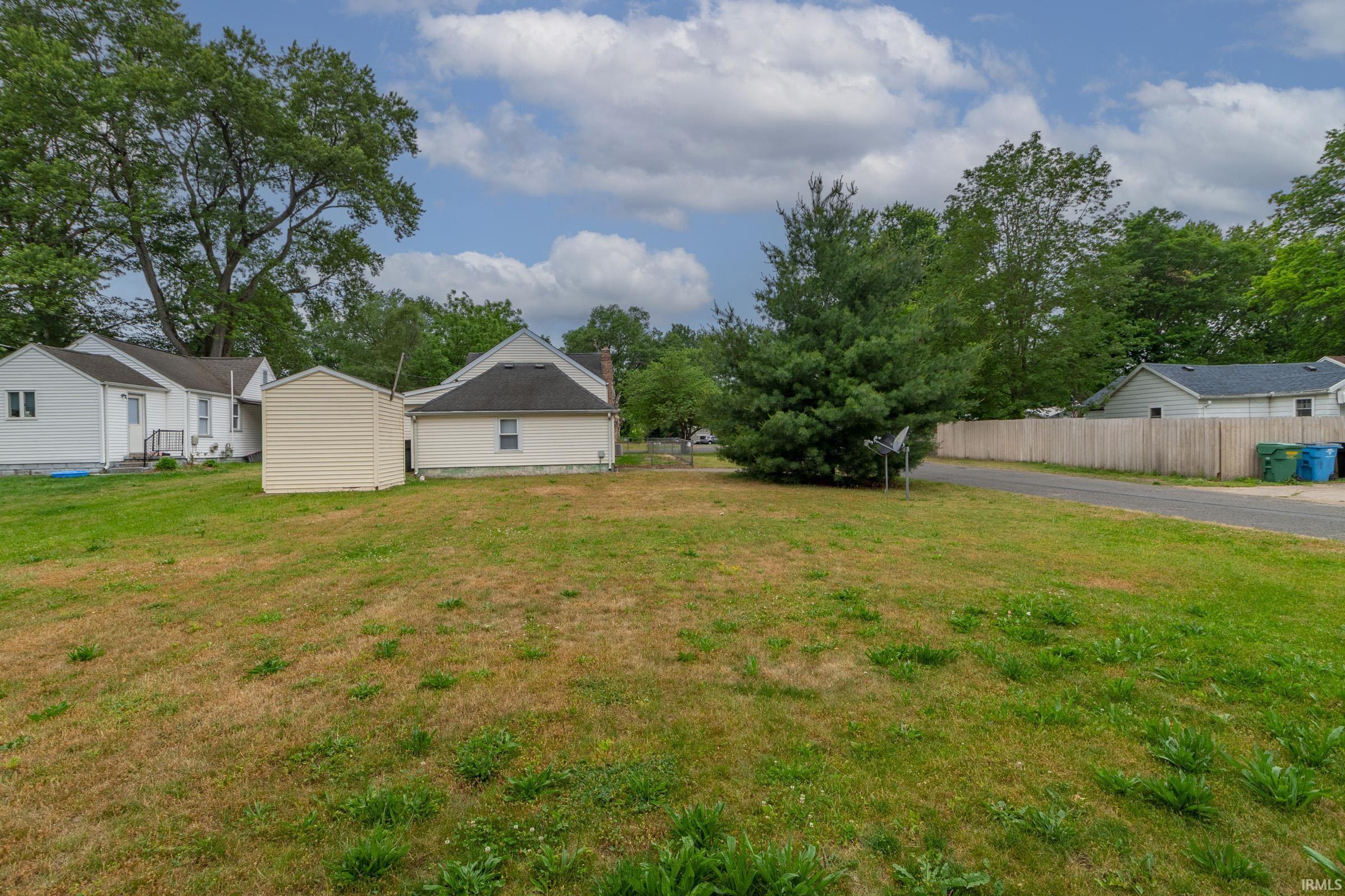 52118 Helmen Avenue South Bend IN 46637