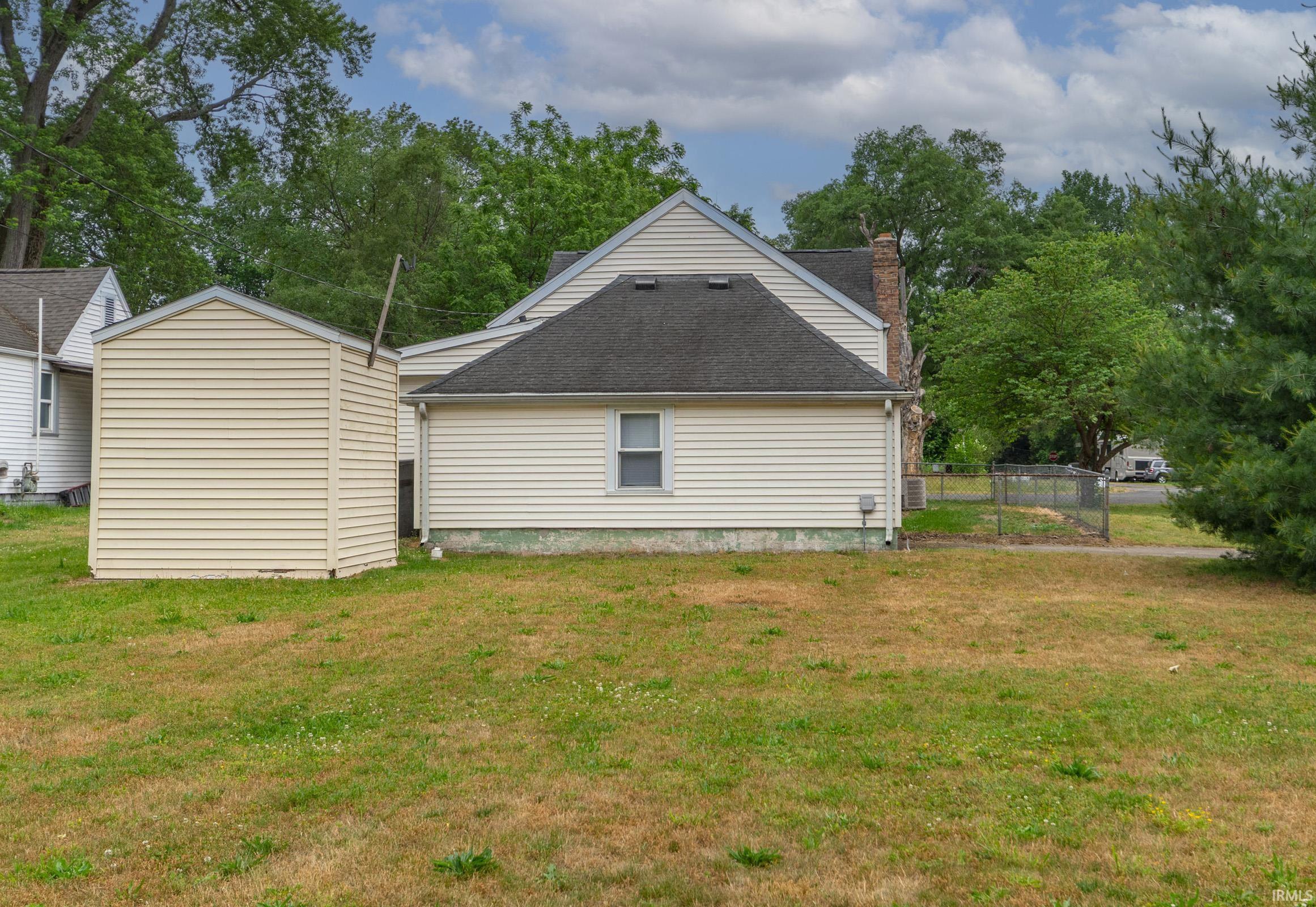 52118 Helmen Avenue South Bend IN 46637