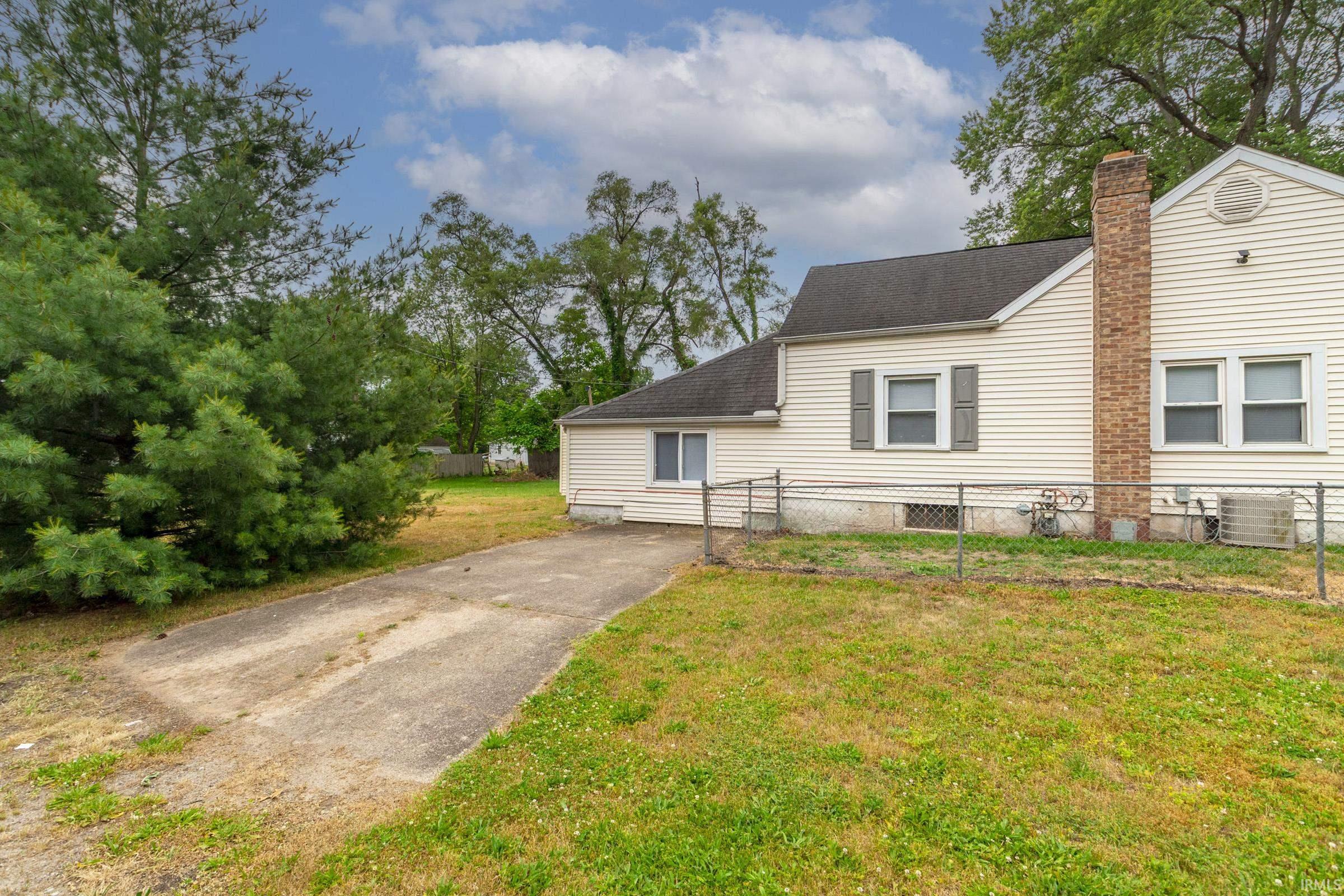 52118 Helmen Avenue South Bend IN 46637