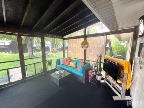 828 Railroad Street Covington IN 47932