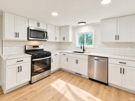 745 E 18th Street Mishawaka IN 46544