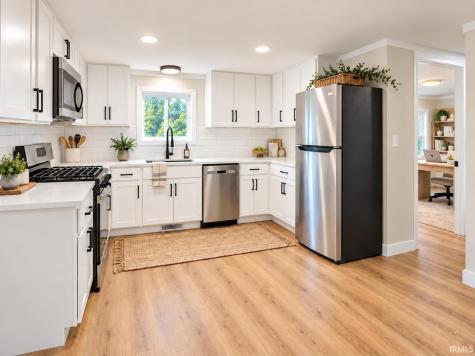 745 E 18th Street Mishawaka IN 46544