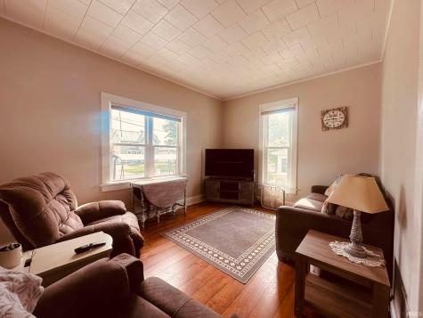 608 W William Street Kendallville IN 46755