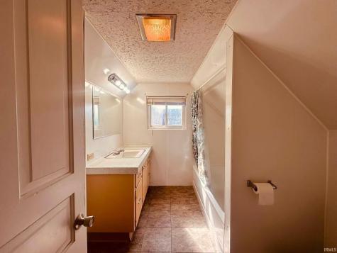 608 W William Street Kendallville IN 46755