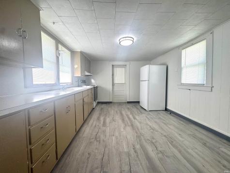 689 NE E Street Linton IN 47441