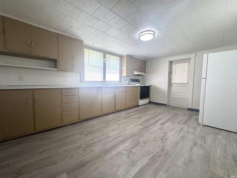 689 NE E Street Linton IN 47441
