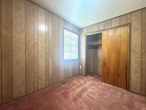 689 NE E Street Linton IN 47441