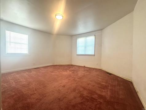 689 NE E Street Linton IN 47441