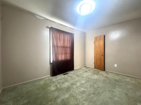 689 NE E Street Linton IN 47441