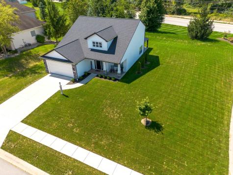 927 Clairborne Drive Fort Wayne IN 46818