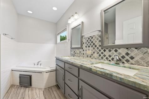 11616 Carroll Cove Fort Wayne IN 46818