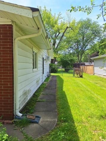 4741 Reed Road Fort Wayne IN 46815